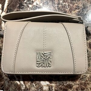 Steve Madden brand new 10 card slot, ample space, tan/beige wallet